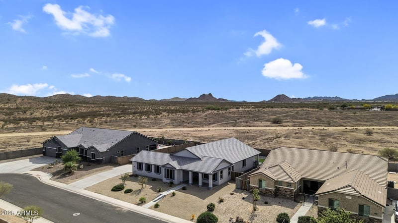 27550 Silverleaf Rd, San Tan Valley, AZ 85143