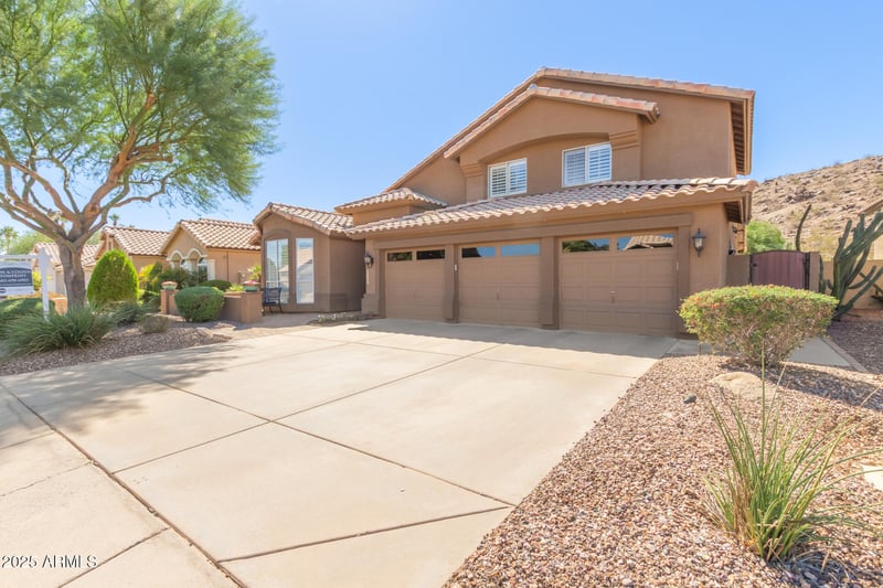 2757 E Brookwood Ct, Phoenix, AZ 85048