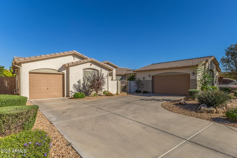 27607 N 59th Dr, Phoenix, AZ 85083
