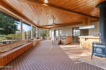 27610 Gill Rd, Morristown, AZ 85342