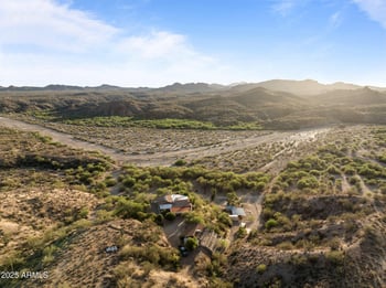 27610 Gill Rd, Morristown, AZ 85342