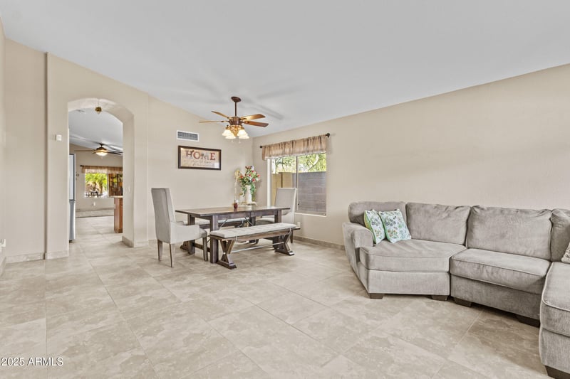 27618 24th Ln, Phoenix, AZ 85085