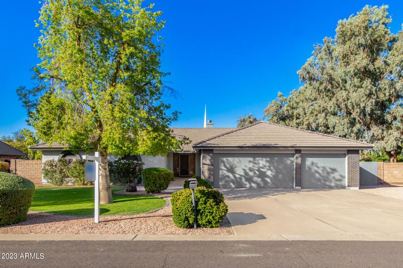 2766 E El Moro Ave, Mesa, AZ 85204