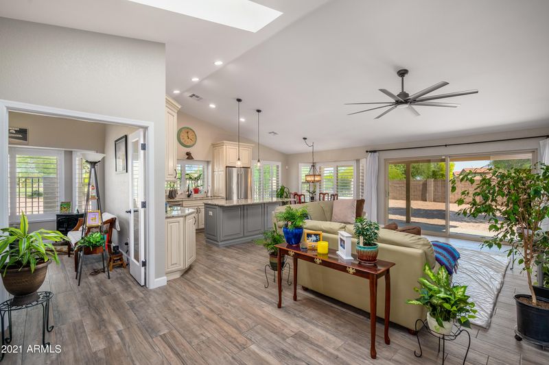 2767 E Dry Creek Rd, Phoenix, AZ 85048