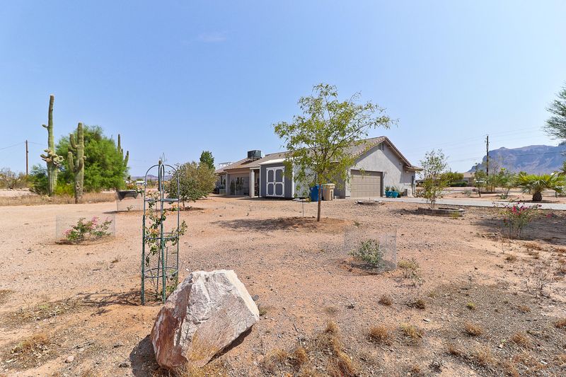 2770 E Scenic St, Apache Junction, AZ 85119