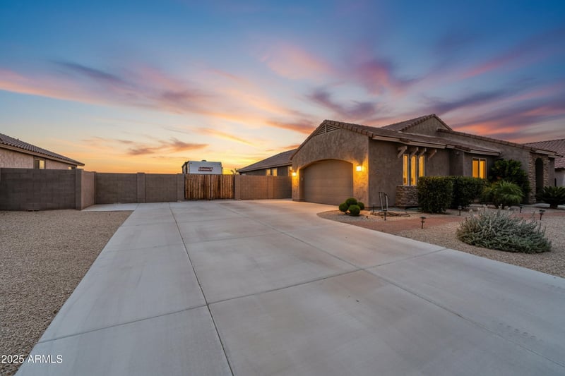 27700 Silverleaf Rd, San Tan Valley, AZ 85143