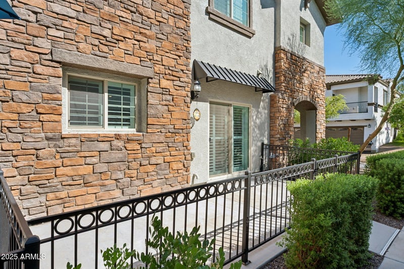 2772 Catherine Dr #102, Gilbert, AZ 85295