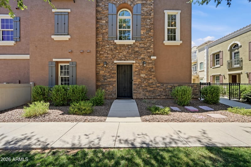 2774 Balsam Dr, Gilbert, AZ 85295