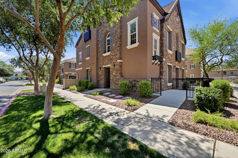 2774 Balsam Dr, Gilbert, AZ 85295