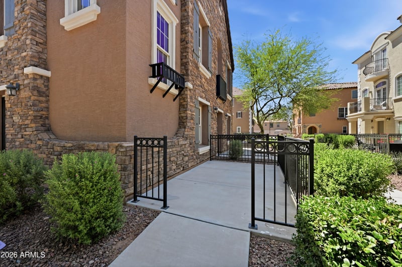 2774 Balsam Dr, Gilbert, AZ 85295