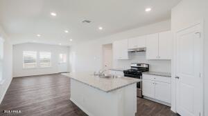 2776 Sheppard Ave, Apache Junction, AZ 85120
