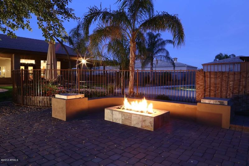 2777 E Taurus Pl, Chandler, AZ 85249