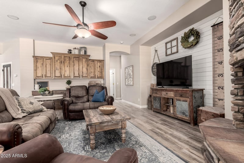 27821 98th Dr, Peoria, AZ 85383