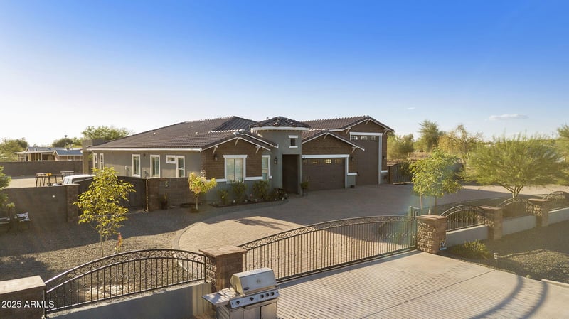 27822 203 Ave, Wittmann, AZ 85361