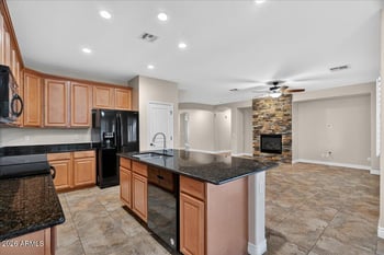 27834 Gidiyup Trl, Phoenix, AZ 85085