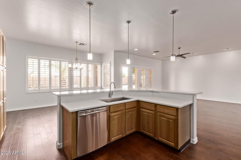 279 Stirrup Ln, San Tan Valley, AZ 85143