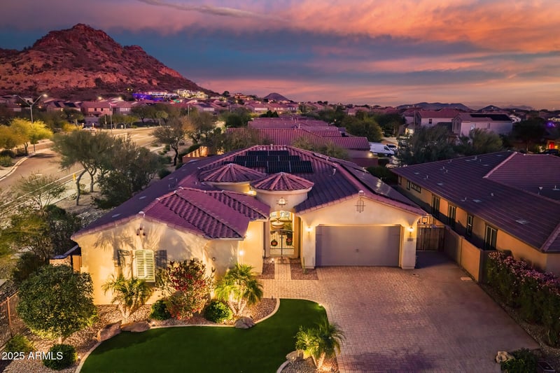 27927 92nd Dr, Peoria, AZ 85383