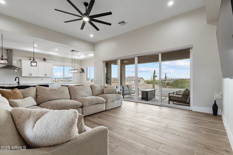 27993 Bighorn Rd, San Tan Valley, AZ 85144
