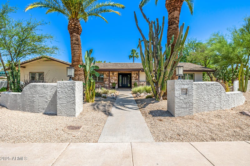 28 E Winged Foot Rd, Phoenix, AZ 85022