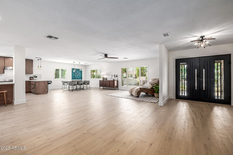 28 E Winged Foot Rd, Phoenix, AZ 85022