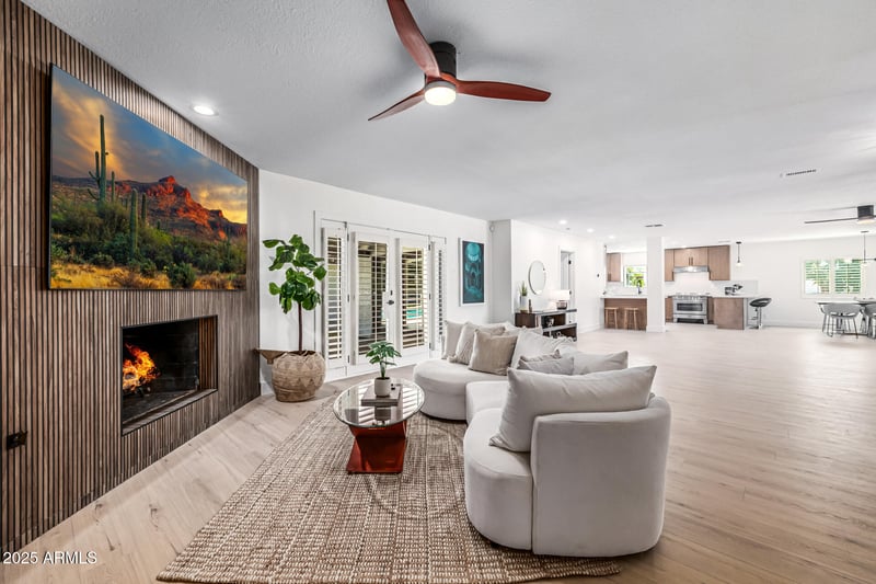 28 E Winged Foot Rd, Phoenix, AZ 85022