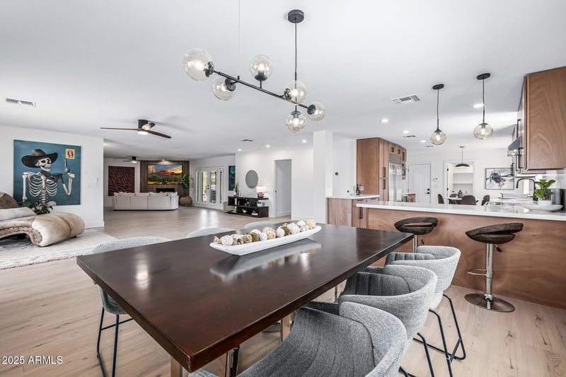28 E Winged Foot Rd, Phoenix, AZ 85022