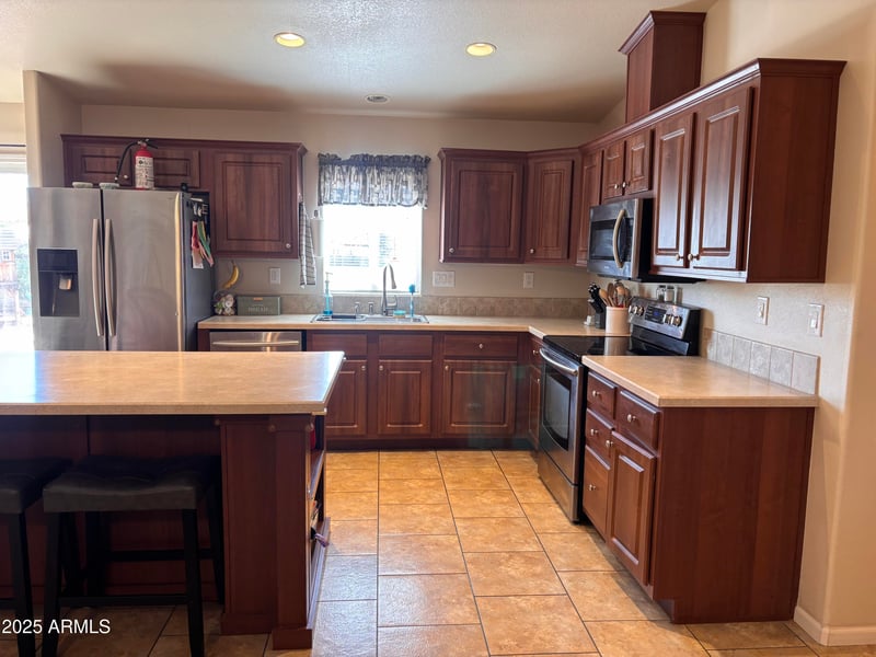 2801 Wahalla Ln, Phoenix, AZ 85050
