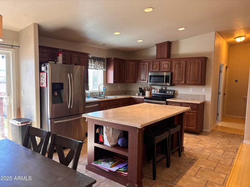 2801 Wahalla Ln, Phoenix, AZ 85050