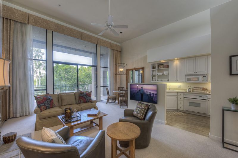 2802 E Camino Acequia Dr #70, Phoenix, AZ 85016