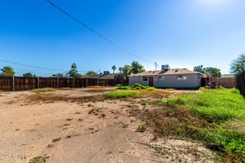 2806 Royal Palm Rd, Phoenix, AZ 85051