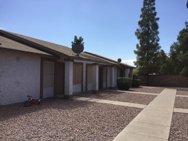2807 E Capri Cir, Mesa, AZ 85204