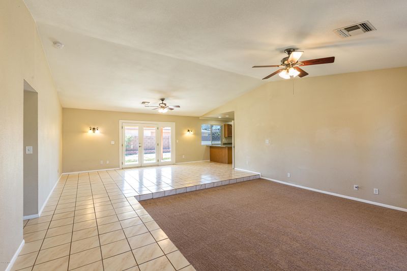 2807 E Larkspur Dr, Phoenix, AZ 85032