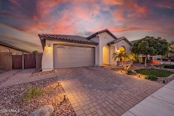 2807 W Blue River Dr, San Tan Valley, AZ 85144