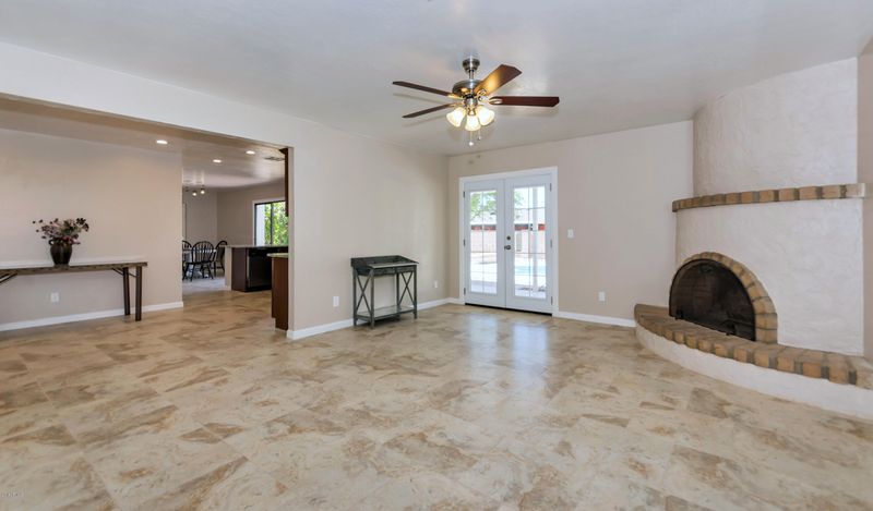 2808 E Acoma Dr, Phoenix, AZ 85032