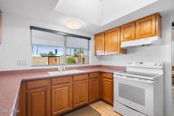 2808 Sunnyside Dr, Phoenix, AZ 85028