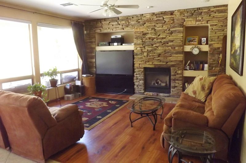 2808 W Glenhaven Dr, Phoenix, AZ 85045