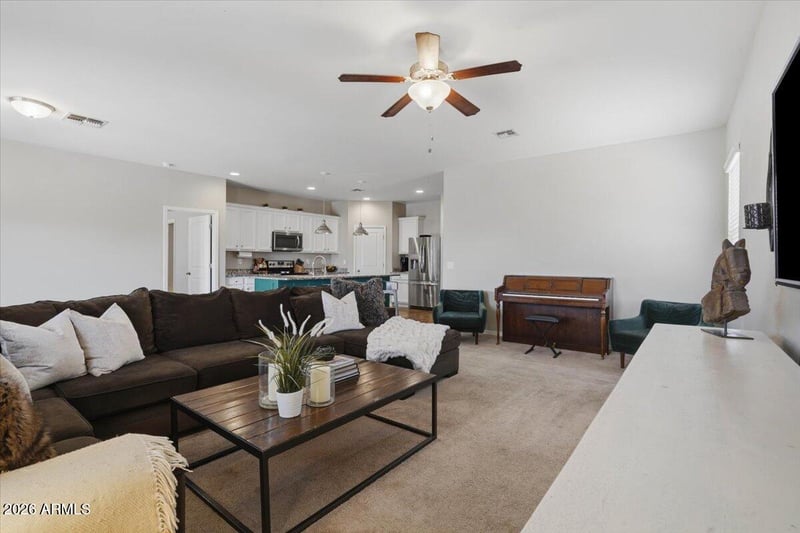 2809 E Renegade Trl, San Tan Valley, AZ 85143