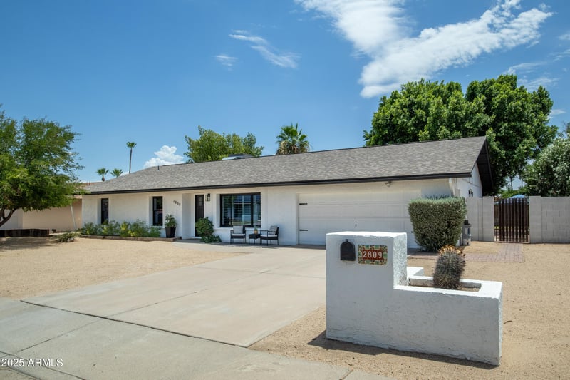 2809 Hillery Dr, Phoenix, AZ 85032
