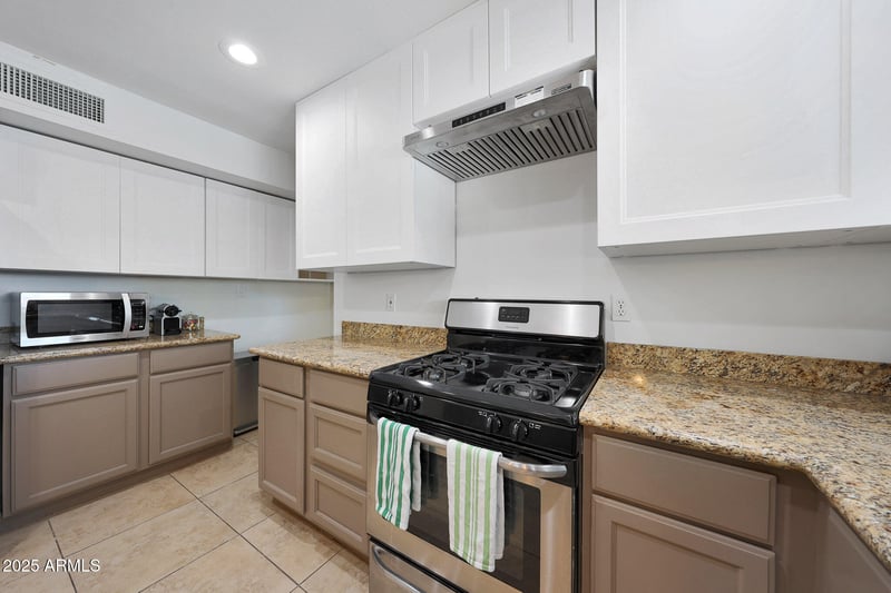 2809 Shangri La Rd, Phoenix, AZ 85028
