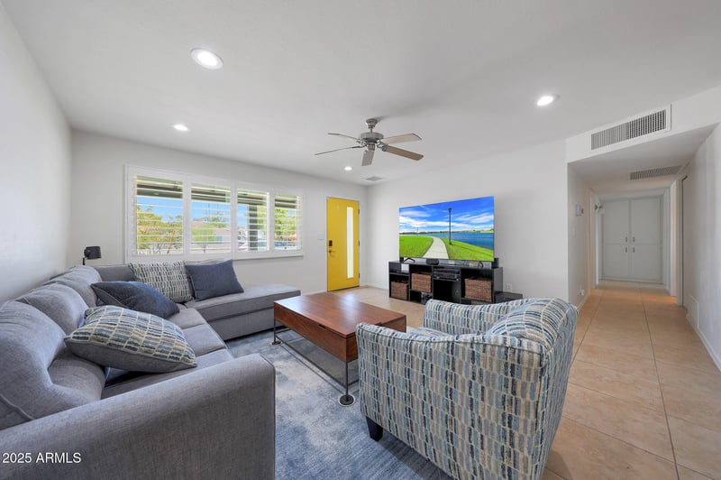 2809 Shangri La Rd, Phoenix, AZ 85028
