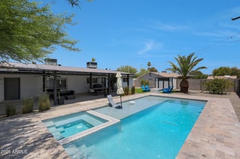 2809 Shangri La Rd, Phoenix, AZ 85028