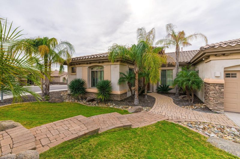 2809 W Ashurst Dr, Phoenix, AZ 85045