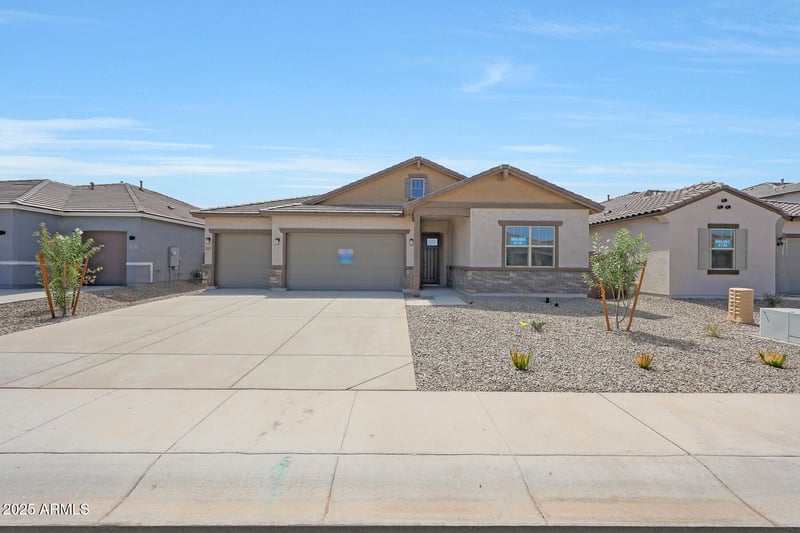 281 Flax Dr, San Tan Valley, AZ 85140