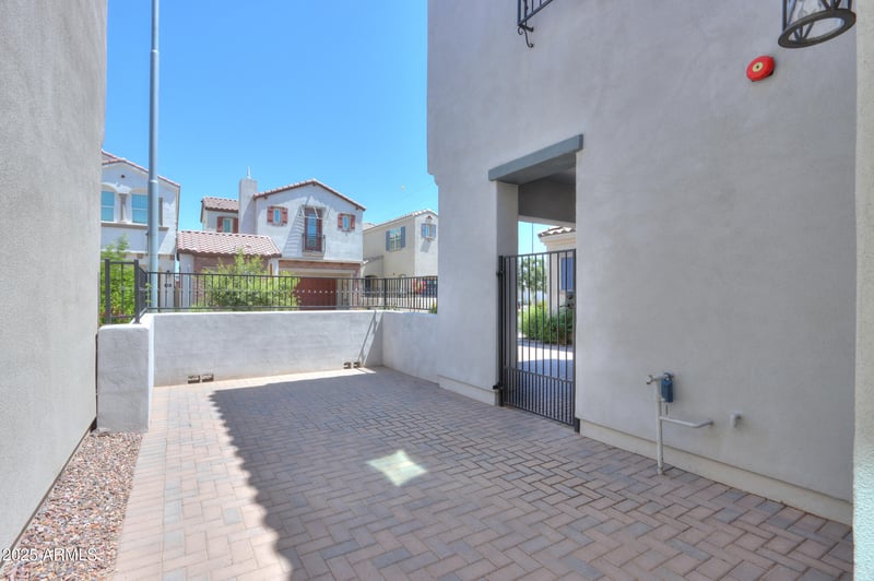 281 Shamrock Dr, Chandler, AZ 85286