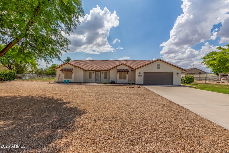 2810 201st Dr, Buckeye, AZ 85326