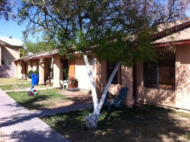 2810 E Capri Cir, Mesa, AZ 85204