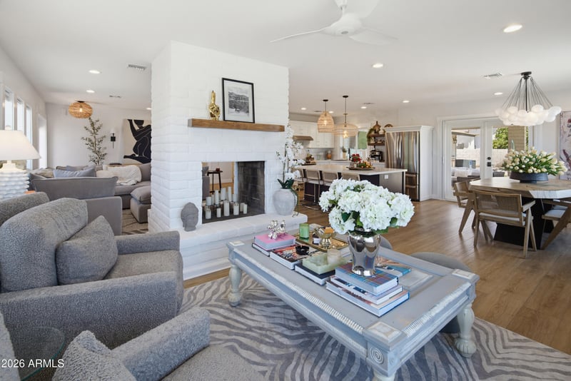 2810 E Joan D'arc Ave, Phoenix, AZ 85032