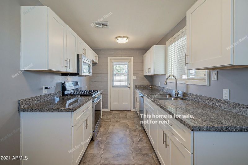 2810 W Coolidge St, Phoenix, AZ 85017