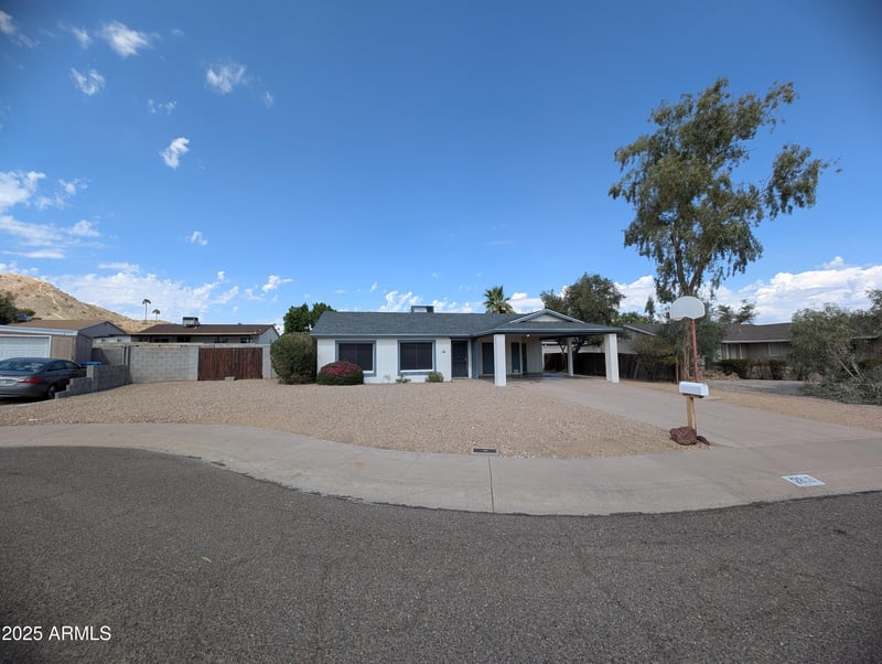2810 Willow Ave, Phoenix, AZ 85032