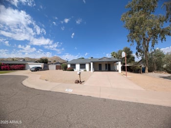 2810 Willow Ave, Phoenix, AZ 85032